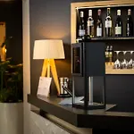 Hotel Seven Urban Centre 4*