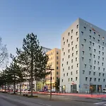 Seven Urban Centre Hotel 4*
