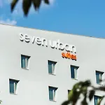 セブン アーバン スイーツ サントル 4* ナント