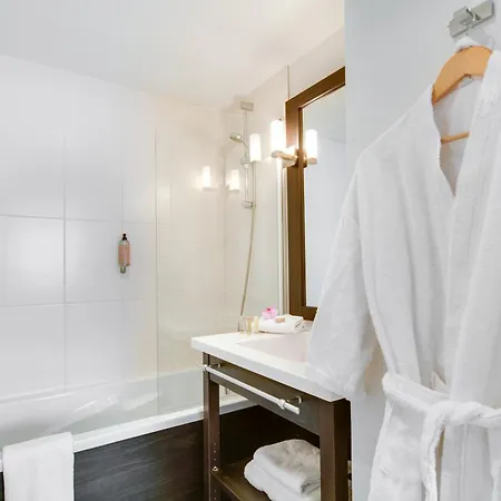 Hotel Seven Urban Centre 4*