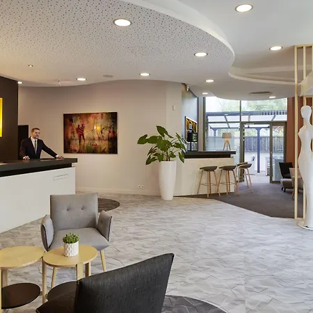 Hotel Seven Urban Centre 4*