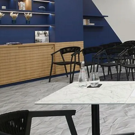 Seven Urban Centre 4*