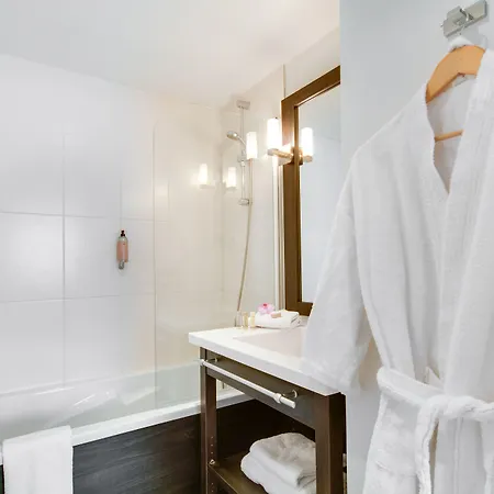 Seven Urban Centre Hotel