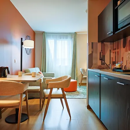 Seven Urban Centre Hotel 4*