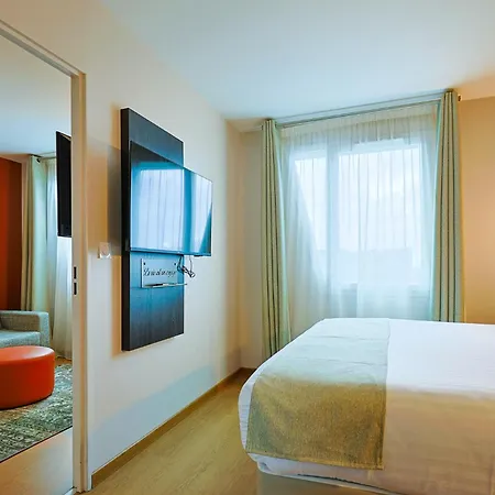 Otel Seven Urban Centre Nantes