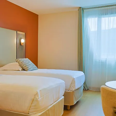 Seven Urban Centre 4*
