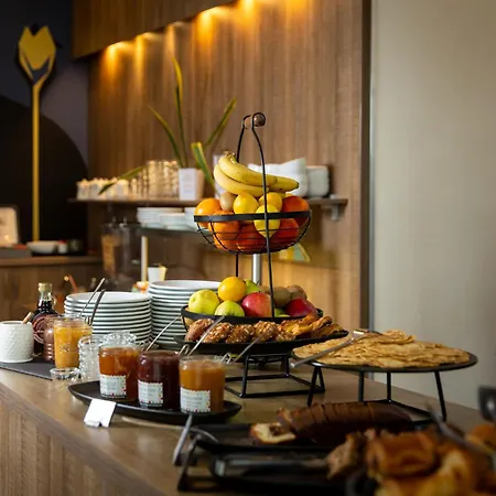 Otel Seven Urban Centre 4*