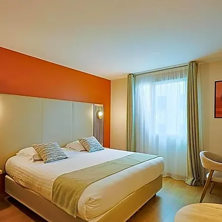 Hotel Seven Urban Centre