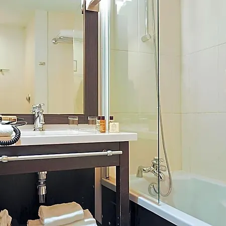 Hotel Seven Urban Centre
