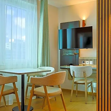 Hotel Seven Urban Centre
