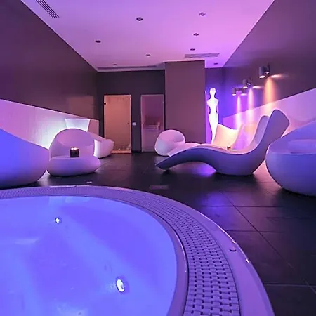 Seven Urban Centre Hotel