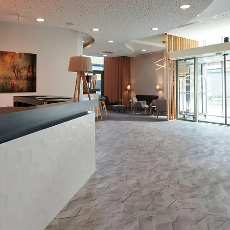 Seven Urban Centre Hotel
