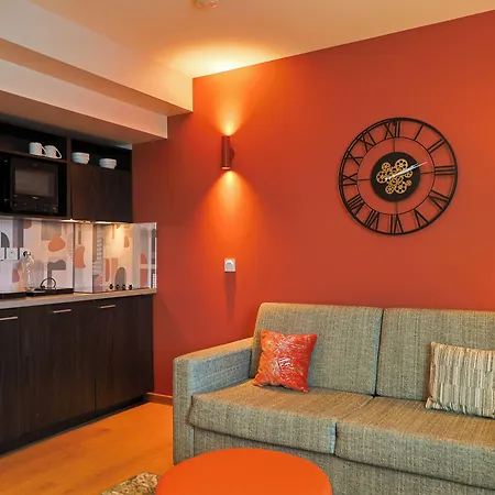 Seven Urban Centre Hotel 4*