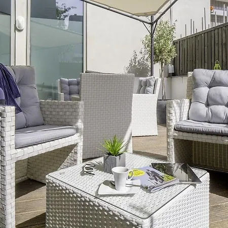 太阳城七城市套房大厦 4* 南特