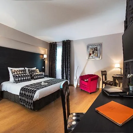 Seven Urban Centre Hotel 4*