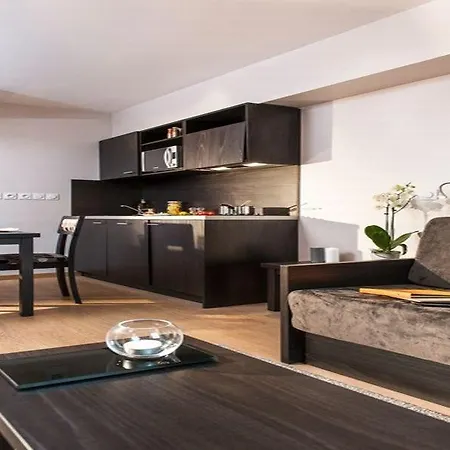 Seven Urban Centre Hotel
