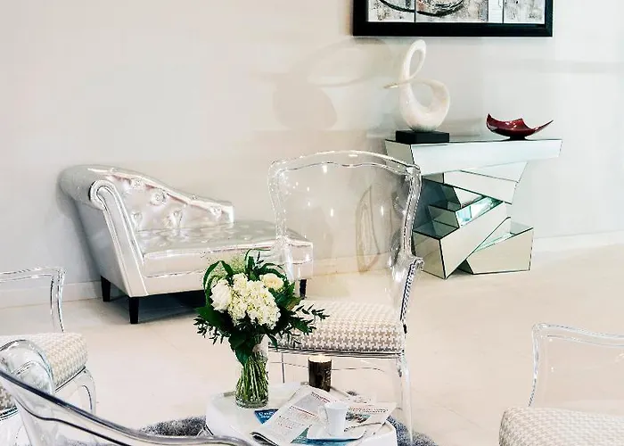 Seven Urban Centre Hotel 4*