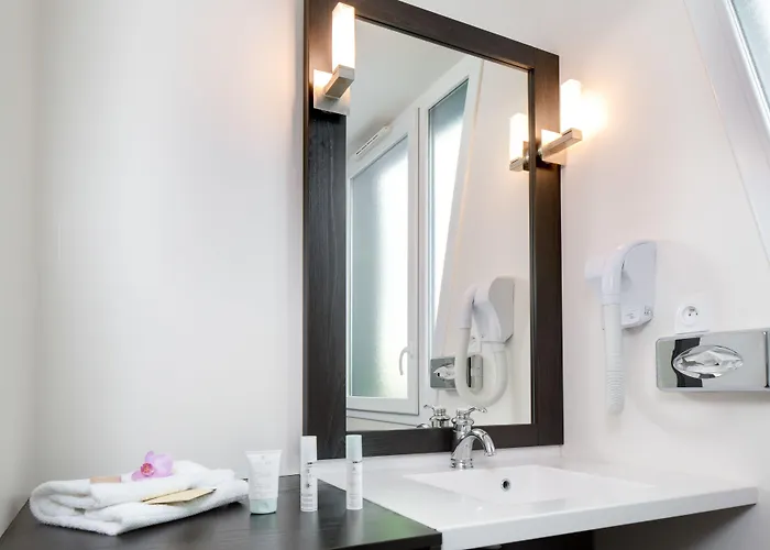 Hotel Seven Urban Centre