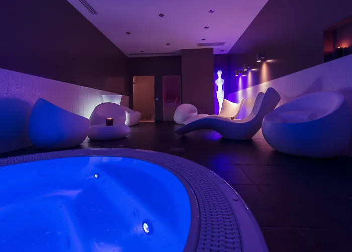 Hotel Seven Urban Centre