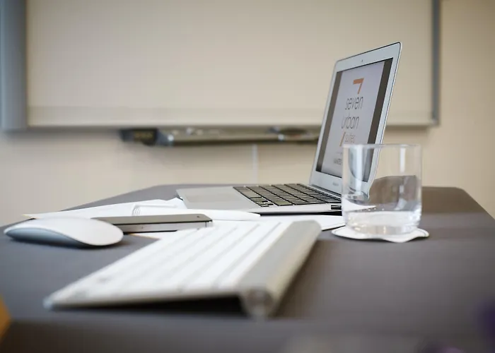 太阳城七城市套房大厦 4* 南特