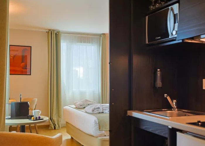 Seven Urban Centre Hotel