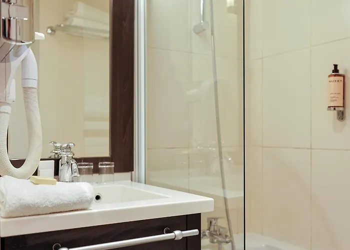 Hotel Seven Urban Centre 4*