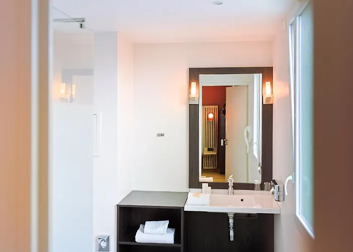 Seven Urban Centre 4*