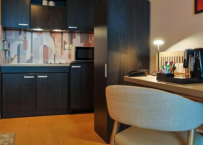 Seven Urban Centre Hotel