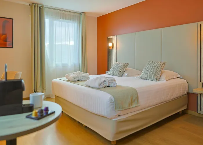 Seven Urban Centre Hotel