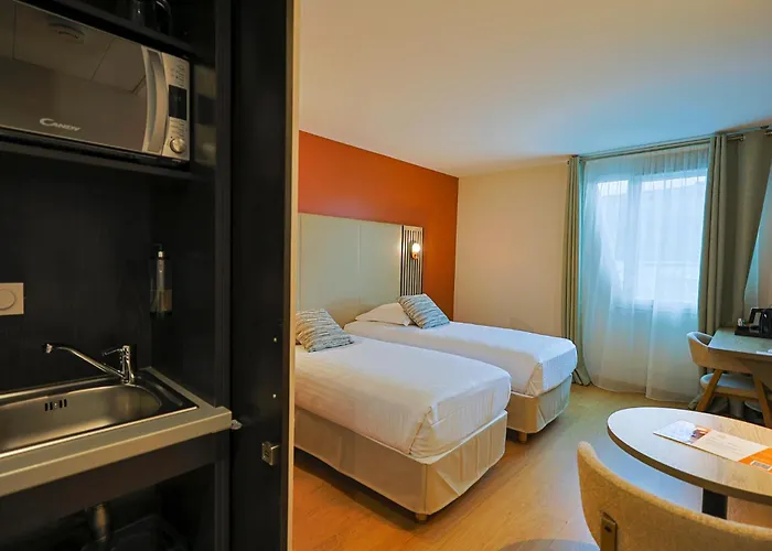 Seven Urban Centre Hotel