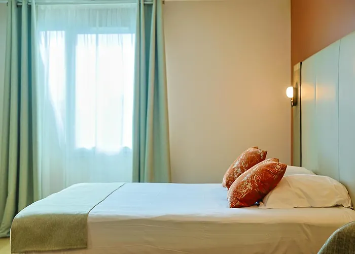 Hotel Seven Urban Centre