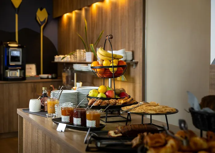 Hotel Seven Urban Centre 4*