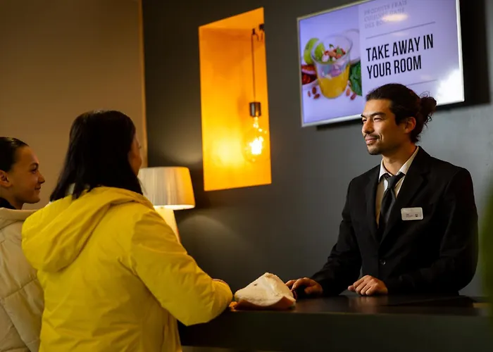 Hotel Seven Urban Centre 4*