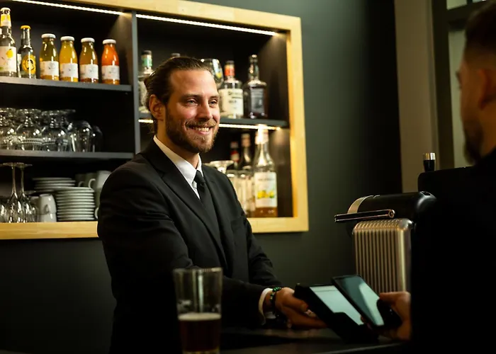 Hotel Seven Urban Centre 4*