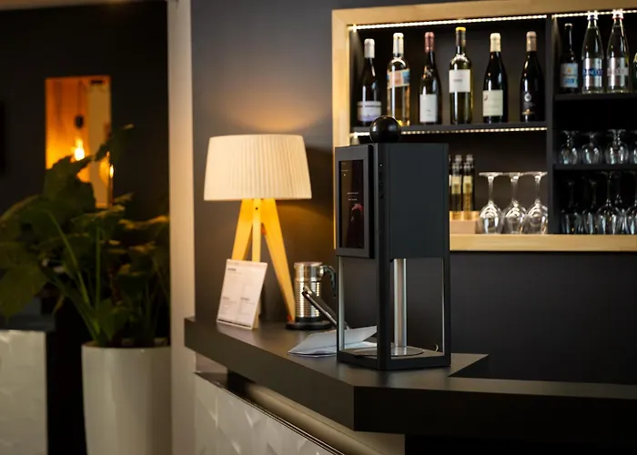 Hotel Seven Urban Centre 4*