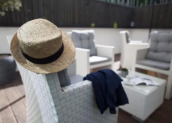 Seven Urban Centre Hotel 4*