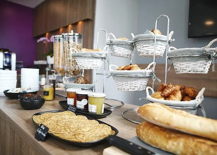 Seven Urban Centre Hotel