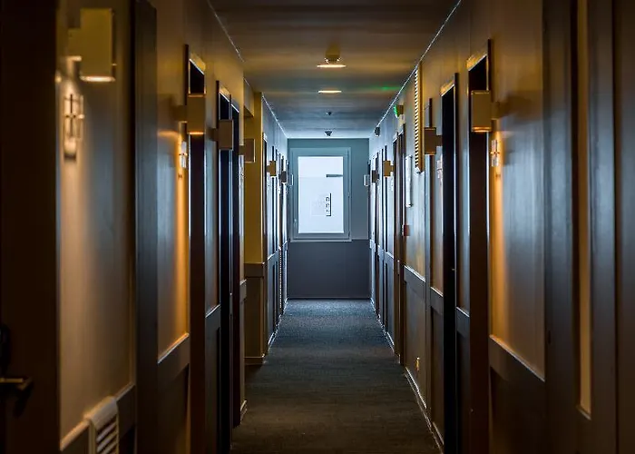 Hotel Seven Urban Centre