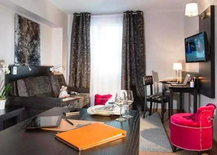 Seven Urban Centre Hotel