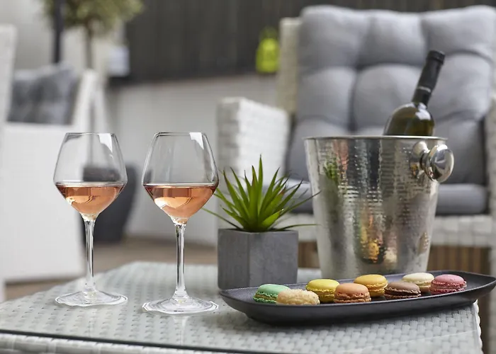 Hotel Seven Urban Centre