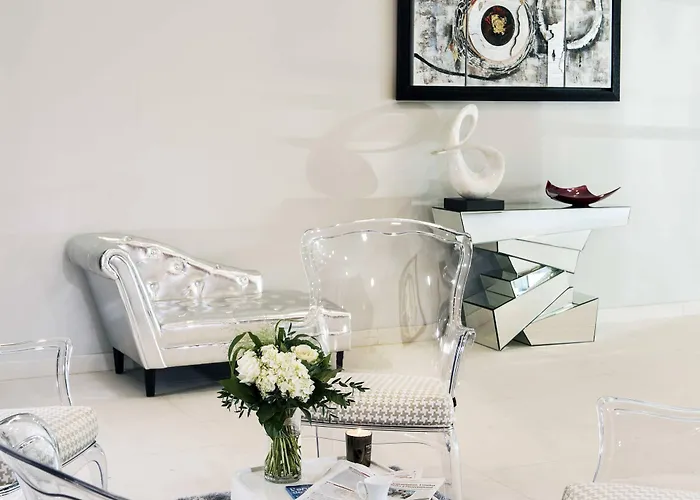 Seven Urban Centre Hotel