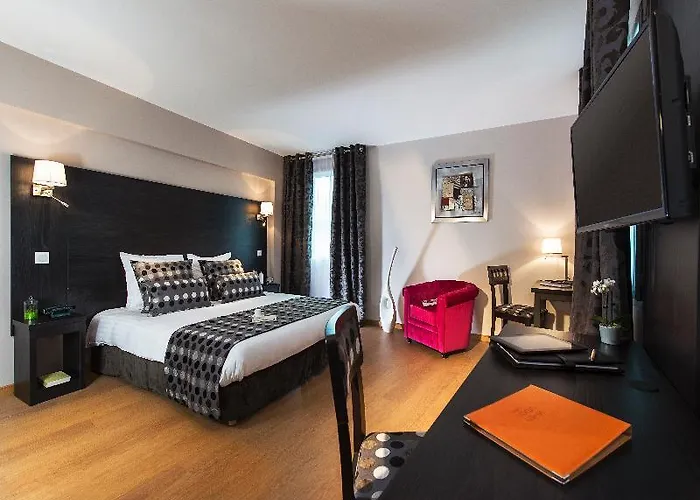 Seven Urban Centre Hotel 4*