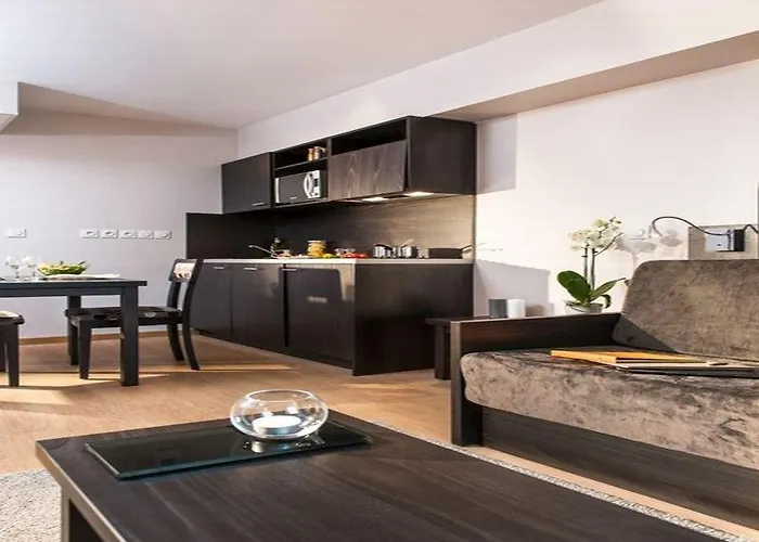 Seven Urban Centre Hotel