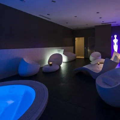 Seven Urban Centre Hotel 4*